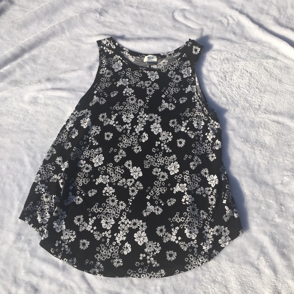Old Navy Tops - EUC Old Navy Black/White Top Size L